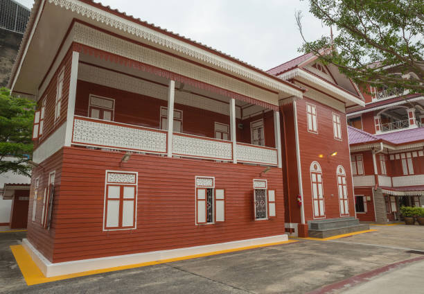 istock Small Wat Monastery in city in Bangkok 934298876