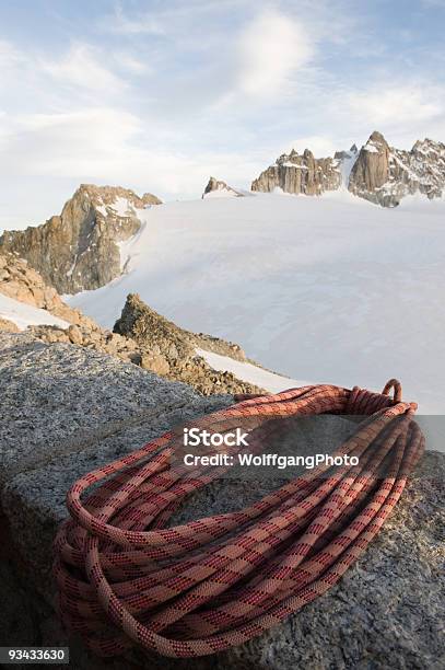 Wspinaczka Górska Liny - zdjęcia stockowe i więcej obrazów Alpinizm - Alpinizm, Alpy, Bez ludzi