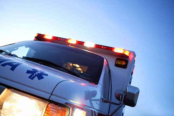 緊急事態 - ambulance emergency services urgency healthcare and medicine ストックフォトと画�像