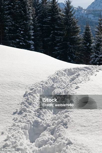 Zu Fuß Durch Den Schnee Stockfoto und mehr Bilder von Berg - Berg, Berggipfel, Bildhintergrund