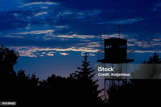 Foto de Lookout De e mais fotos de stock de Estação - Estação, Floresta, Torre de Observação