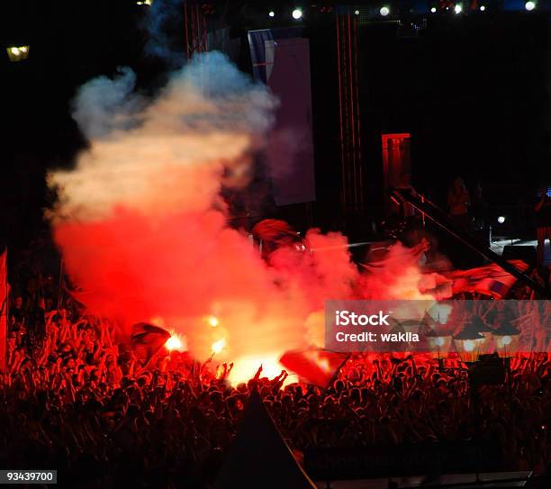 Folla Di Personefußballfans - Fotografie stock e altre immagini di Folla - Folla, Rugby - Sport, Terrorizzato