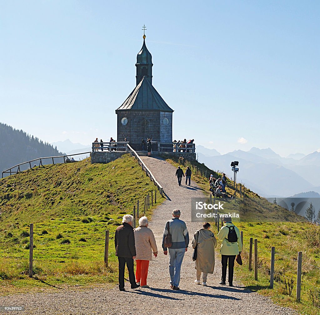 순례-Wallbergkirche 귀먹지 테게른 호수 - 로열티 프리 순례 여행 스톡 사진