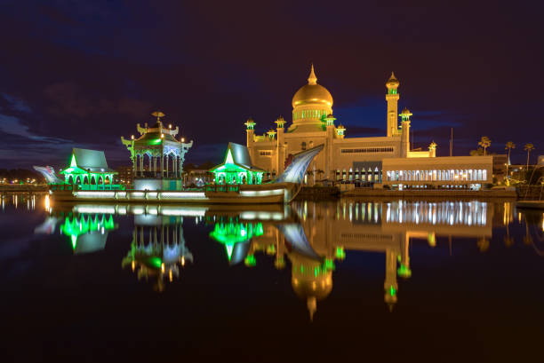 brunei darussalam, bandar seri begawan - bandar seri begawan fotografías e imágenes de stock