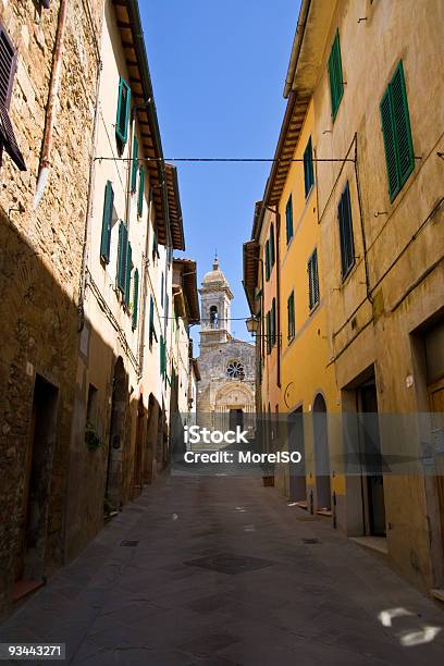 San Quirico В Тоскане — стоковые фотографии и другие картинки Без людей - Без людей, Валь д'Орча, Вертикальный