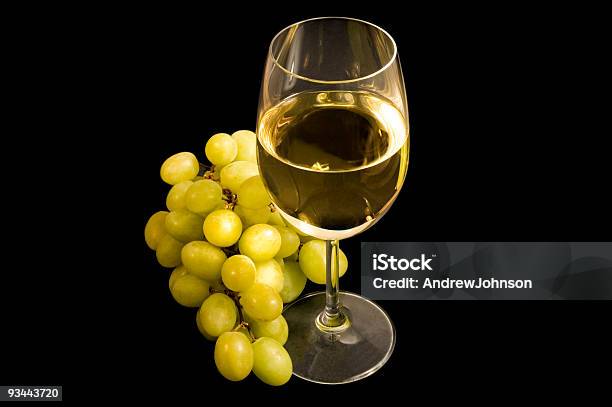 Copo De Vinho Branco - Fotografias de stock e mais imagens de Vinho - Vinho, Bebida, Bebida Alcoólica