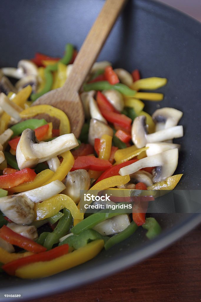 Pimentões fritos e cogumelos - Foto de stock de Alimentação Saudável royalty-free