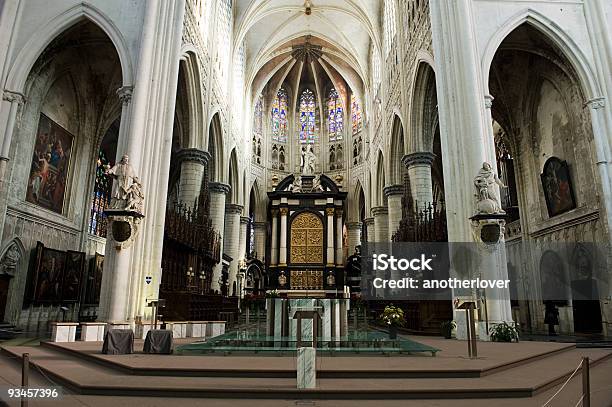 Собор Святой Rombouts Бельгия — стоковые фотографии и другие картинки Podium - Podium, Алтарь, Арка - архитектурный элемент