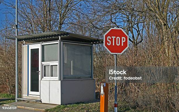 Check Point Stockfoto und mehr Bilder von Begrenzung - Begrenzung, Blau, Braun