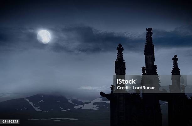 Dunkle Castle Stockfoto und mehr Bilder von Kontur - Kontur, Schlossgebäude, Abenddämmerung