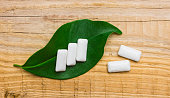 kaugummi-auf-einem-blatt.jpg?b=1&s=170x170&k=20&c=LrZZdxuqDnq4V7sTj2zFyWrUmDrcZpwkT5FGpvWSbEQ=