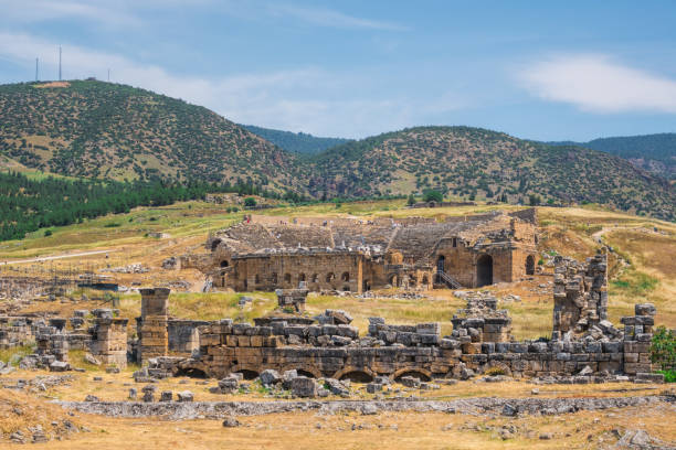 istock Ruins in Pamukkale 934607924