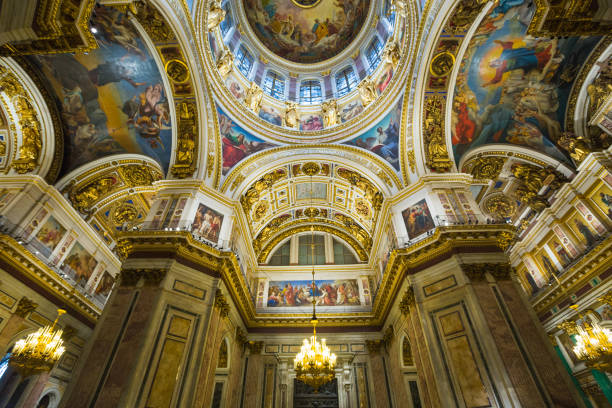 interior and arches of st. isaac's cathedral - st isaacs cathedral imagens e fotografias de stock