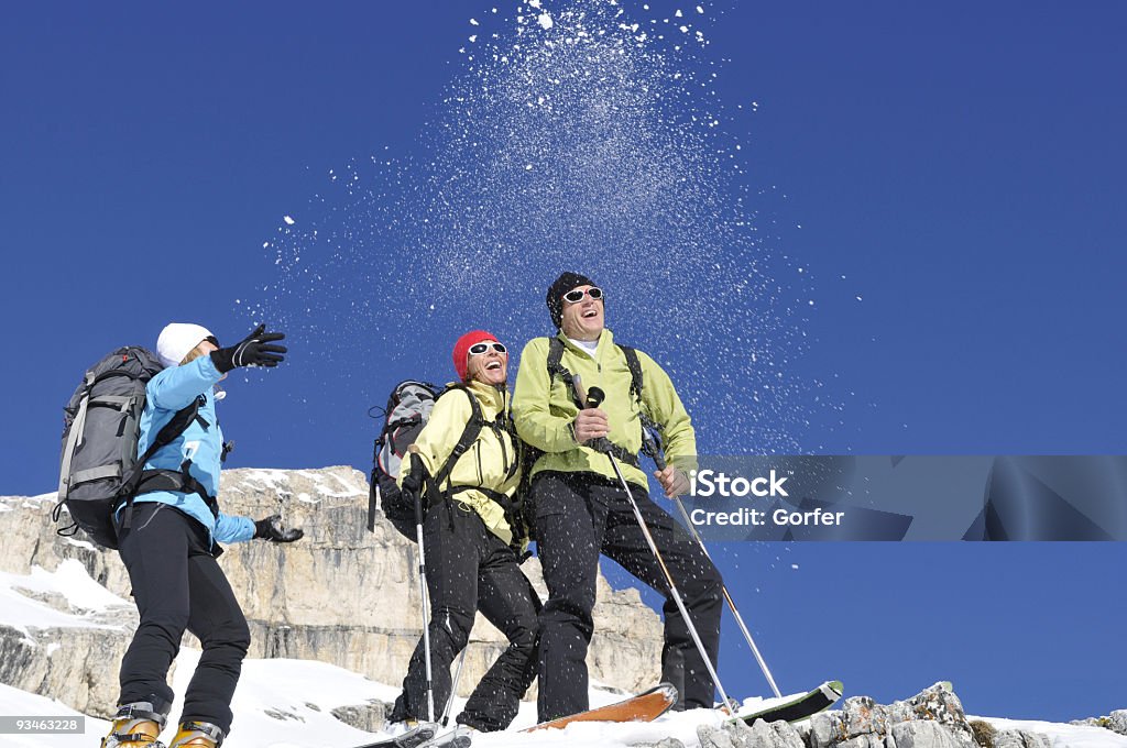 Wintersportler Mit Spaß Bei Skifahren - Lizenzfrei Attraktive Frau Stock-Foto