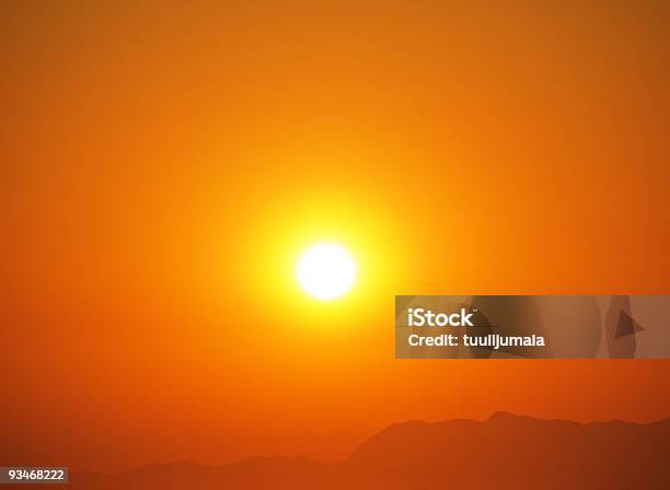 Pôr Do Sol De Verão - Fotografias de stock e mais imagens de Amanhecer - Amanhecer, Amarelo, Anoitecer