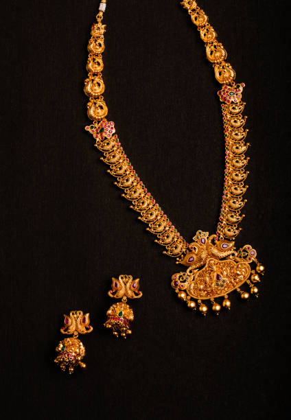 istock Traditional Indian Gold Necklace With Earrings 934717778