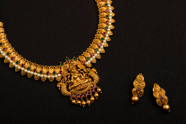 istock Traditional Indian Gold Necklace With Earrings 934717816