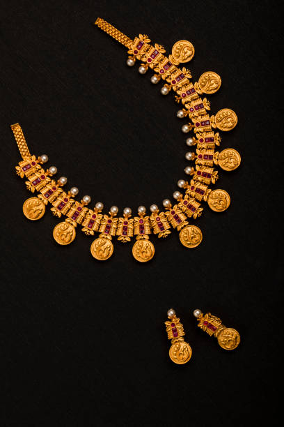 istock Traditional Indian Gold Necklace With Earrings 934717850