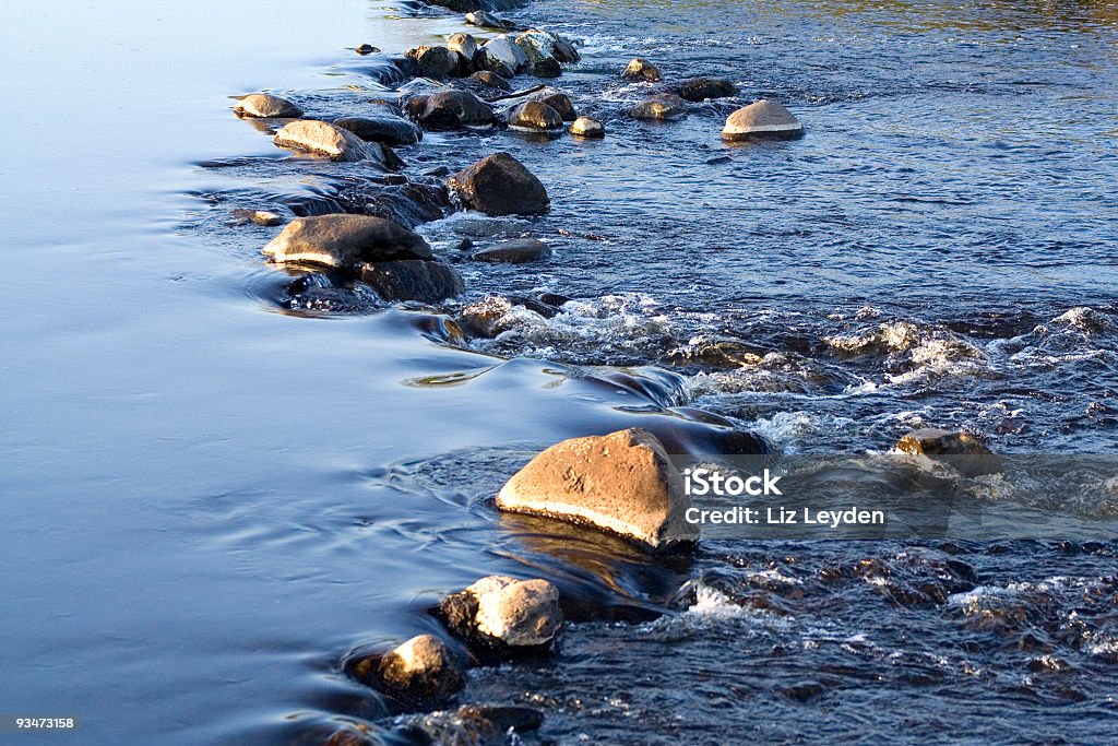 Weir rochoso - Foto de stock de Cena de tranquilidade royalty-free