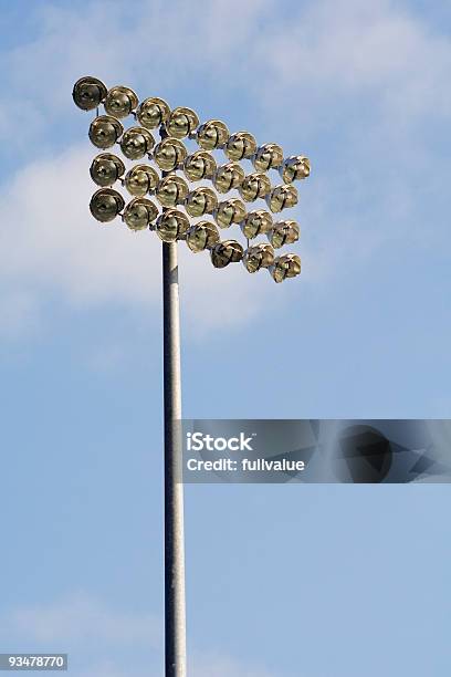 Foto de Luzes Do Estádio e mais fotos de stock de Acender - Acender, Acessibilidade, Alto - Descrição Geral