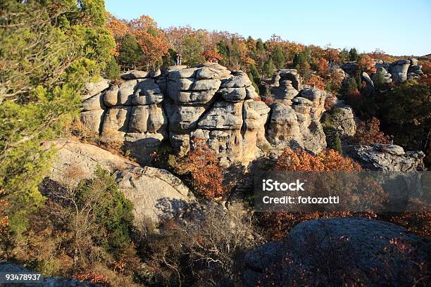 Jesień I Góry - zdjęcia stockowe i więcej obrazów Chłodny - Chłodny, Cień, Czerwony