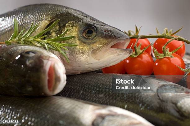 Bass Foto de stock y más banco de imágenes de Aire libre - Aire libre, Aleta - Parte del cuerpo animal, Alimento