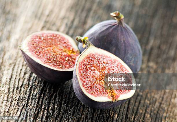 Foto de Figs e mais fotos de stock de Alimentação Saudável - Alimentação Saudável, Comida, Corte Transversal