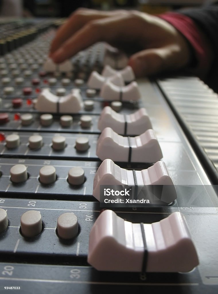 Sound mixer console - Foto de stock de Adulto royalty-free