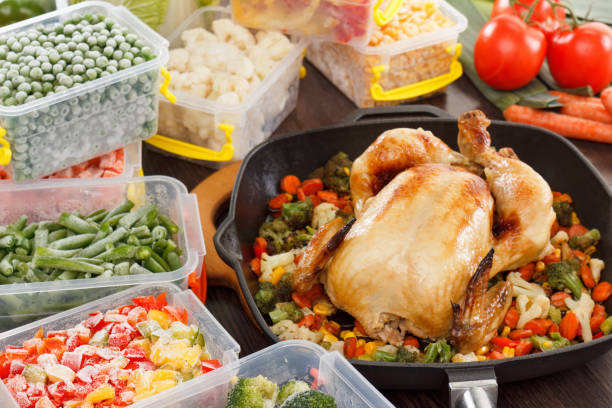 istock Frozen organic vegetables and chicken food 934922590