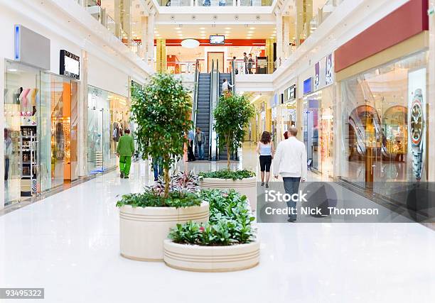 Foto de Hall De Compras4 Desfoque De Movimento e mais fotos de stock de Shopping center - Shopping center, Interior, Corredor