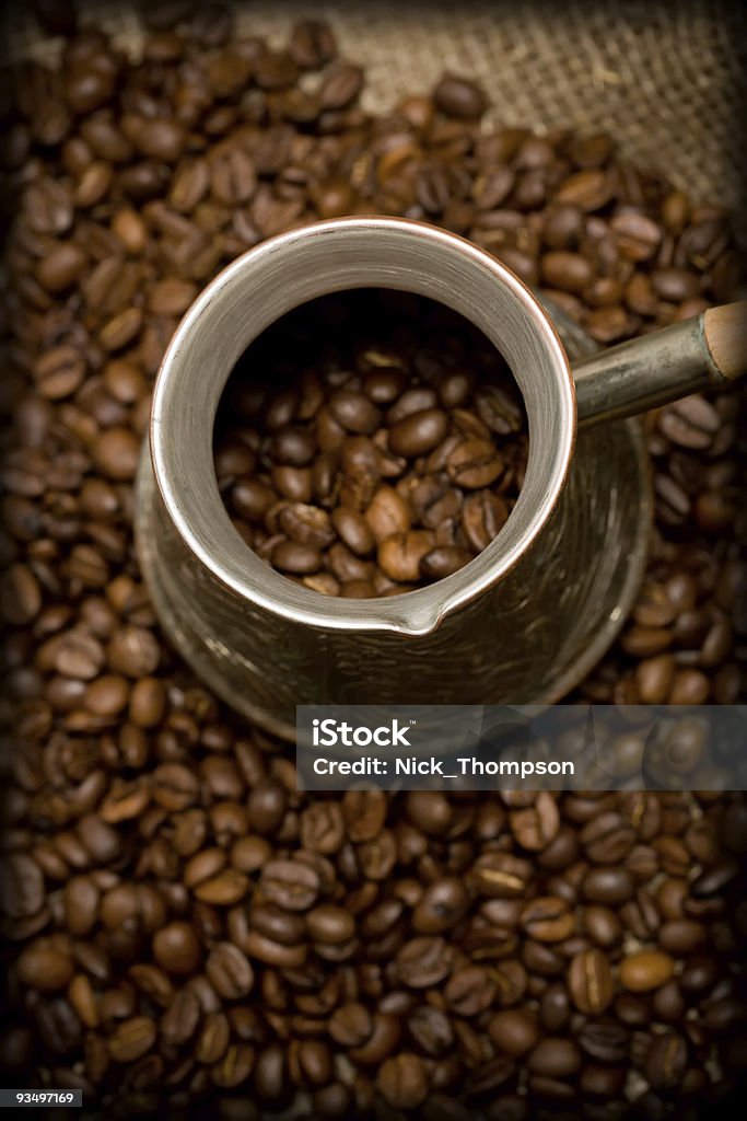 체즈베 갓 구운 커피 원두 sackcloth 대한 - 로열티 프리 0명 스톡 사진