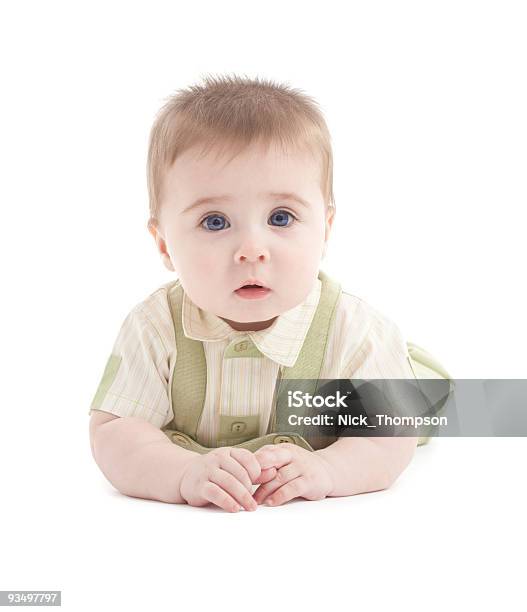 Retrato De Bebé Azul Encantadores De Ojos Acostado Foto de stock y más banco de imágenes de Acostado - Acostado, Bebé, Belleza