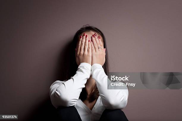 슬프다 여자 고독-부정적인 감정 표현에 대한 스톡 사진 및 기타 이미지 - 고독-부정적인 감정 표현, 두통, 문제