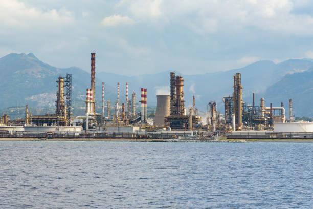 istock Industrial zone in Milazzo town on Sicily 935088912