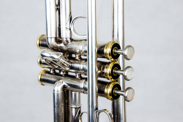 nahaufnahme eines musikinstruments messing, trompete - musical instrument close up wind instrument brass instrument stock-fotos und bilder