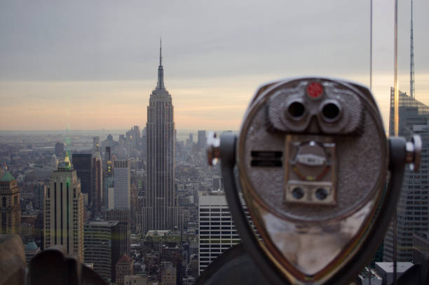 istock Empire State Building and coin operated binoculars 935116118