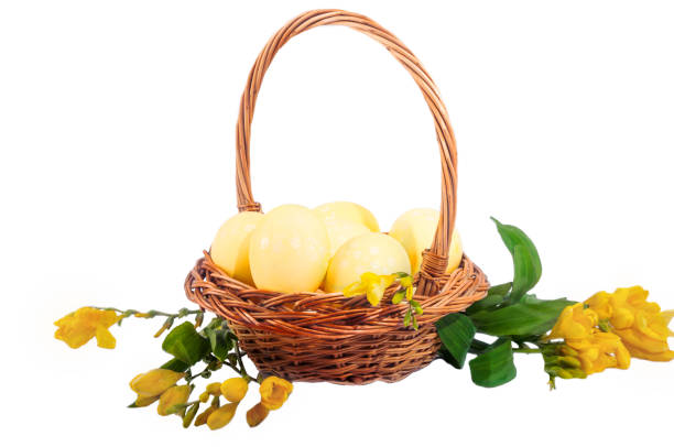 празднование. пасхальный праздник. красочные натякоки - easter holiday feast day yellow стоковые фото и изображения