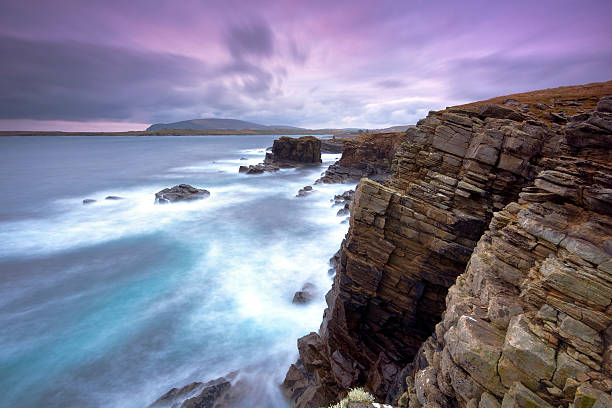 섬버그 굴절률은 shetlands 과거 해질녘까지 - shetland islands 뉴스 사진 이미지