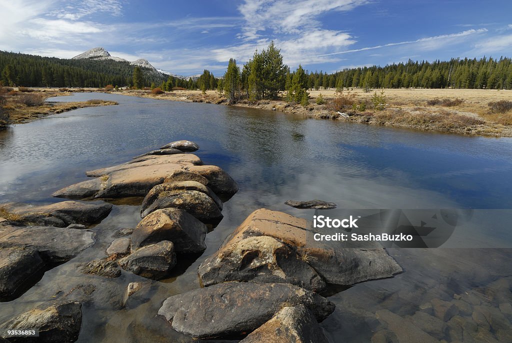 Rivière Tuolumne dans le parc National de Yosemite - Photo de Automne libre de droits