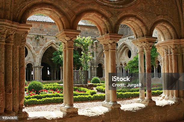Mittelalterlichen Architektur Stockfoto und mehr Bilder von Kloster - Kloster, Frankreich, Ziergarten
