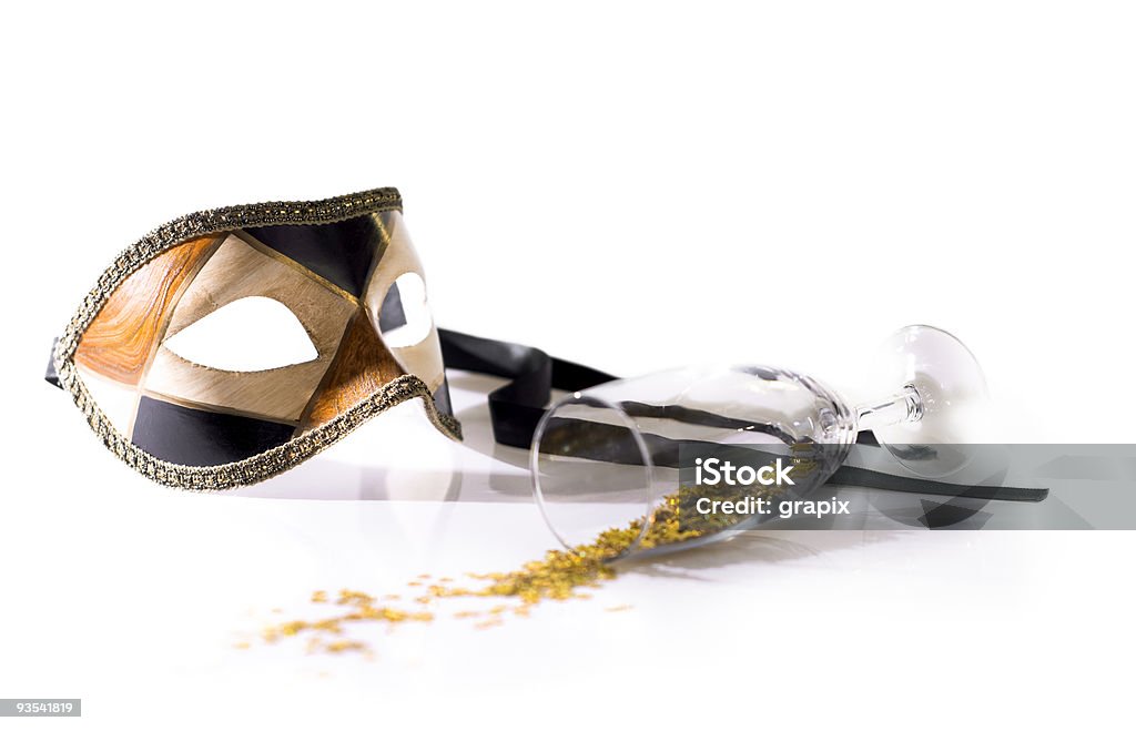 Maschera di carnevale su bianco con confetties a forma di stella - Foto stock royalty-free di Accessorio personale