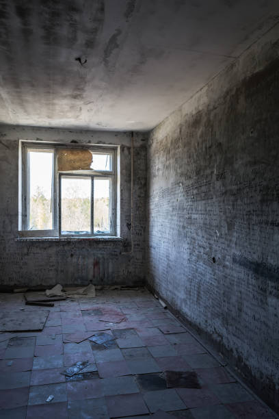 istock Scribbled walls in hospital room 935418546