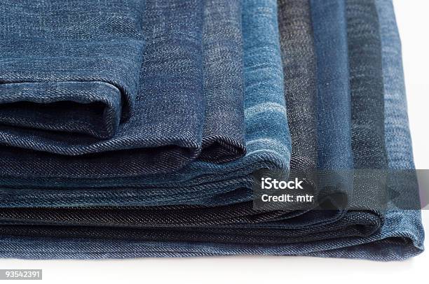 Piegato Nuovo Jeans - Fotografie stock e altre immagini di Abbigliamento - Abbigliamento, Abbigliamento casual, Ammucchiare