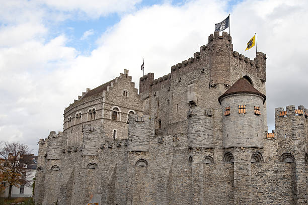 gand, bélgica, castelo medieval - castle gravensteen - fotografias e filmes do acervo