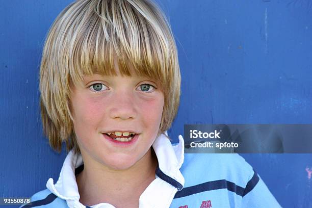 Gran Eyed Foto de stock y más banco de imágenes de Niños - Niños, Pelo rubio, 10-11 años