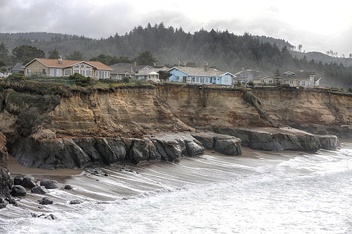 cliffside homes along the Oregon Coast in danger due to erosion