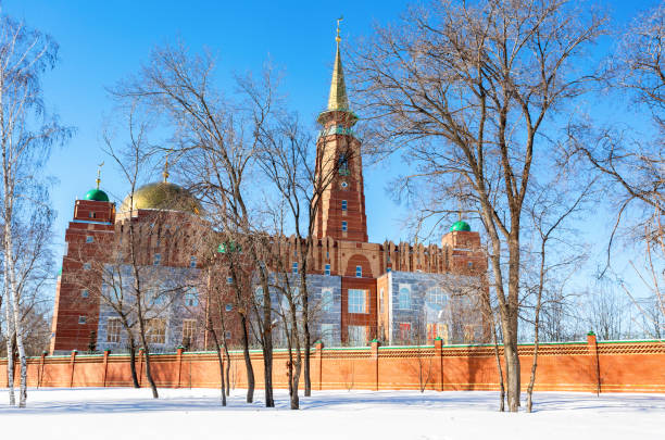 istock Cathedral Mosque in winter sunny day in Samara, Russia 935688808