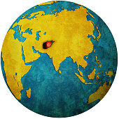 gebiet-von-afghanistan-mit-flagge-auf-globuskarte.jpg?b=1&s=170x170&k=20&c=QJ6684dfKpGhGWZjZKJvEH3q_w5YG8V4VI0HTsGCKA0=