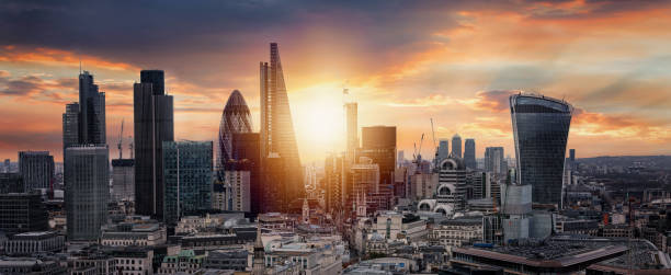 sunrise over the city of london - london england business financial district downtown district imagens e fotografias de stock