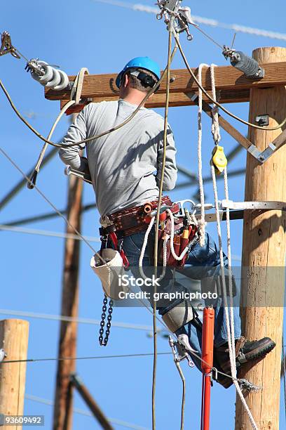 Foto de Atacante e mais fotos de stock de Engenheiro de Manutenção - Engenheiro de Manutenção, Escalar, Ferramenta de trabalho